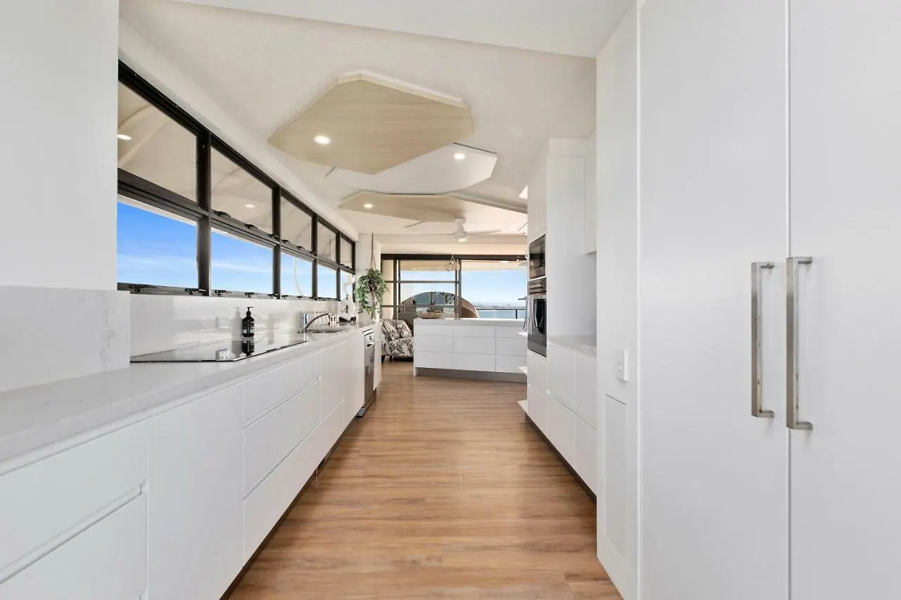 The Penthouse Ocean Views Private Spa And Sauna And Complimentary Wifi 穆卢拉巴 度假居